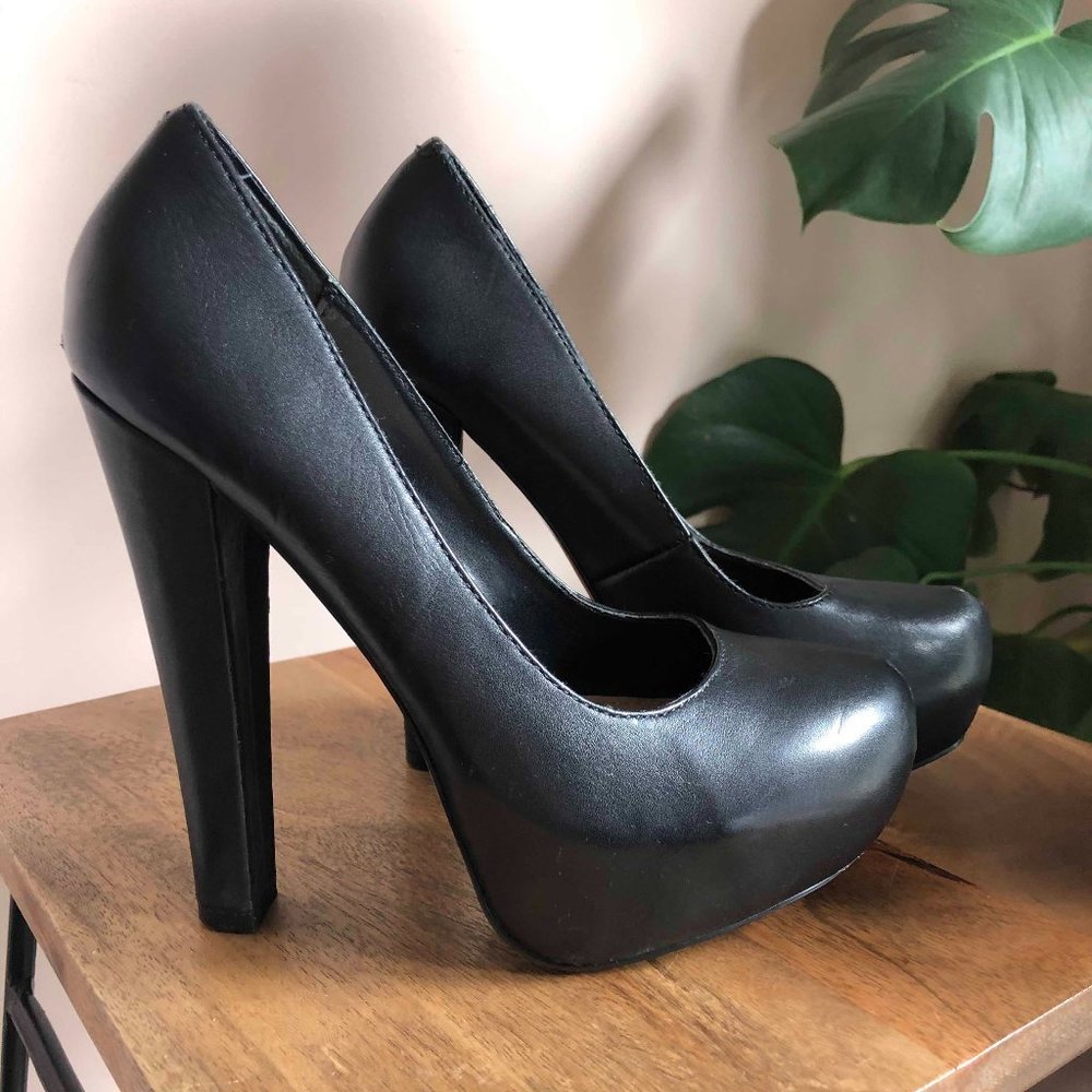 Steve Madden, Black Leather Heels, Size 6.5